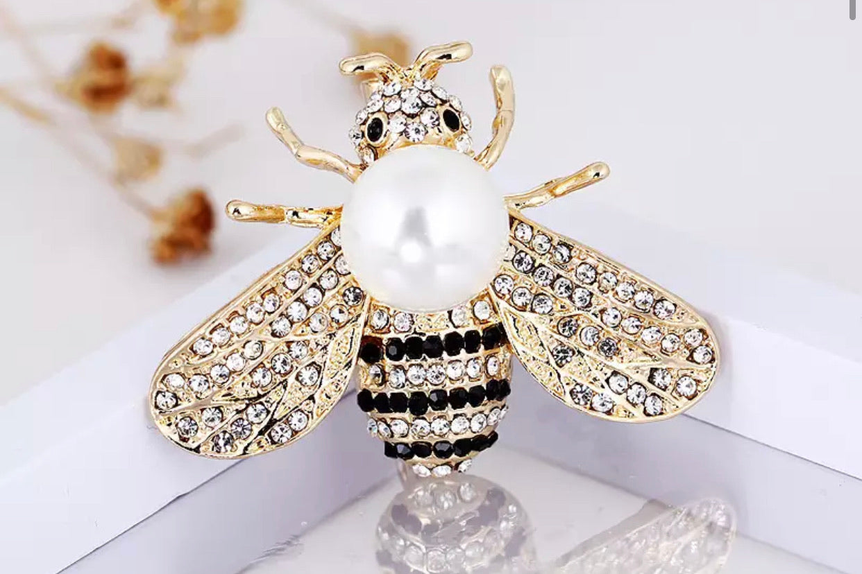 Multitasker - 6 ways to wear belt bag/bag with a choice of bee embellishments