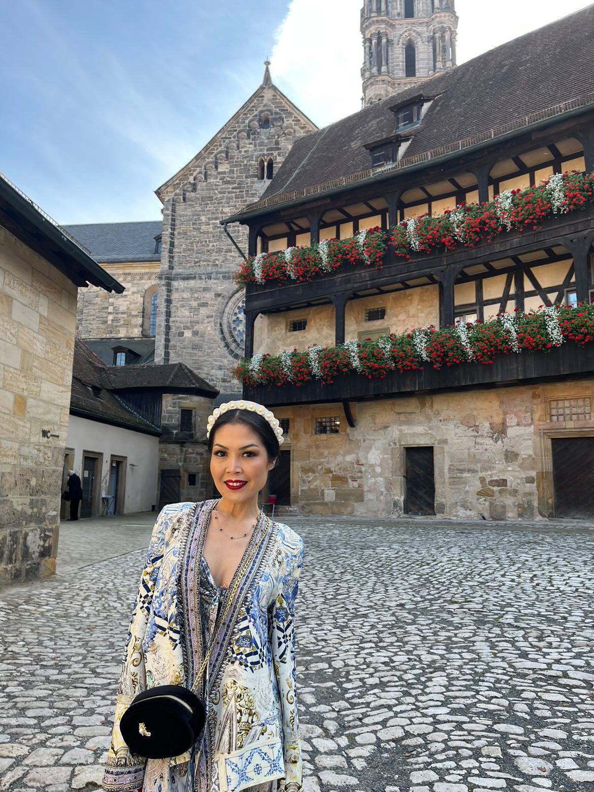 Multitasker - 6 ways to wear belt bag/bag with a choice of bee embellishments