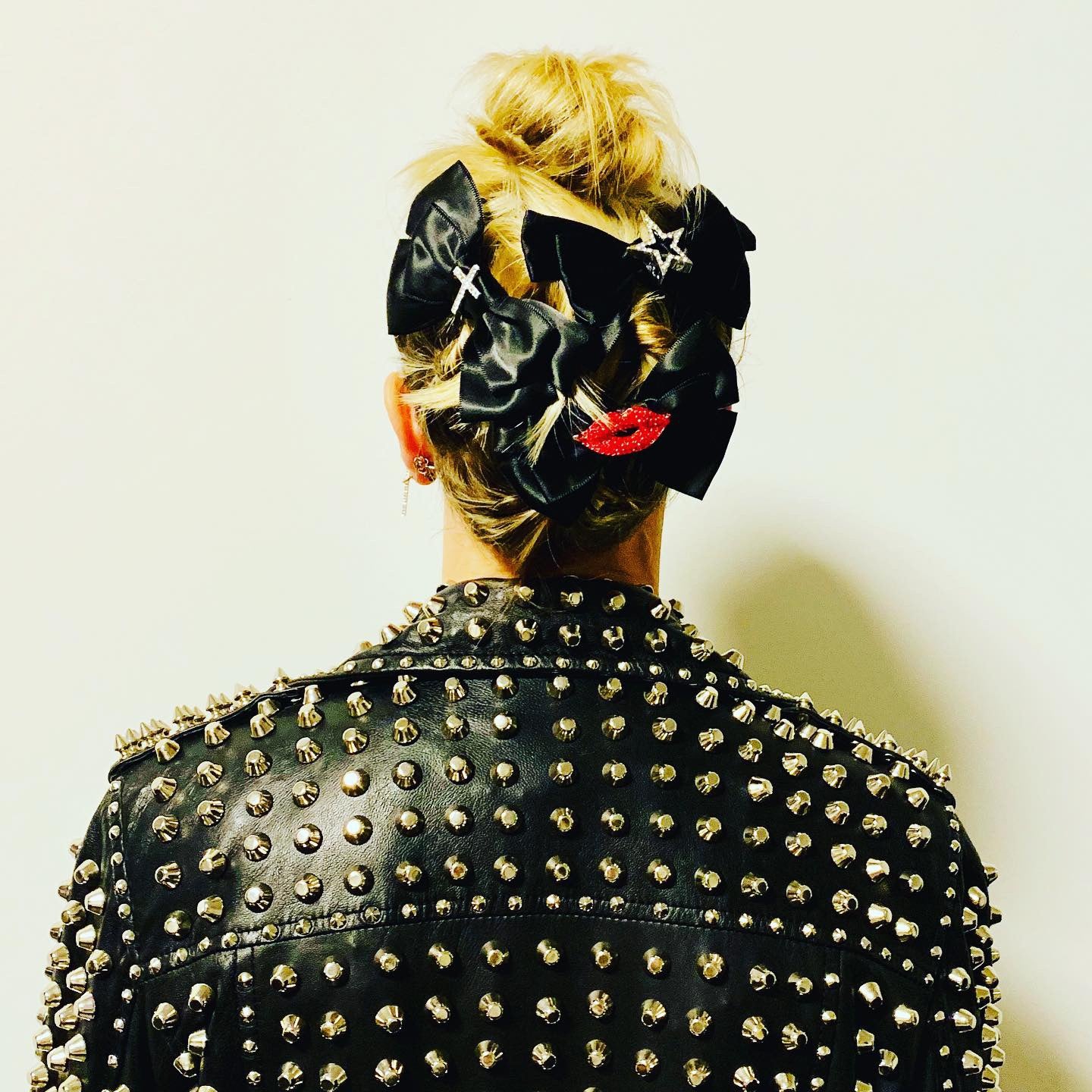 BESPOKE BOWS WITH EMBELLISHMENTS