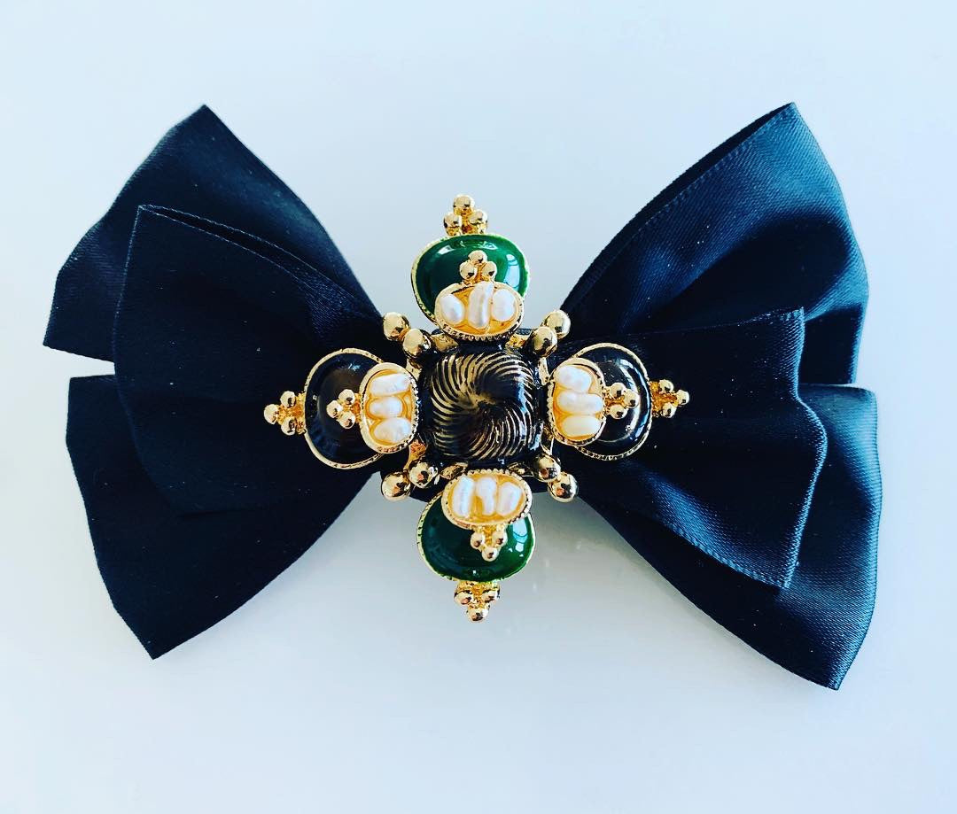 BESPOKE BOWS WITH EMBELLISHMENTS
