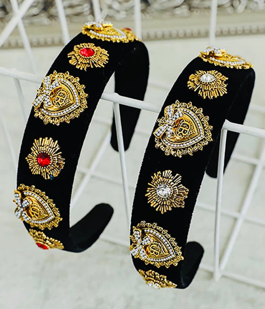 ‘Giovani’ headbands.